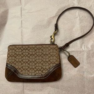 Coach wristlet wallet in EUC.